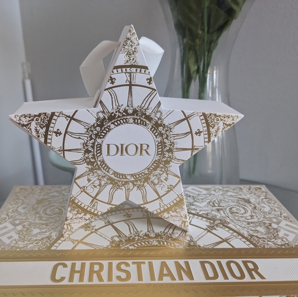 Dior ornament - Picture 1 of 3